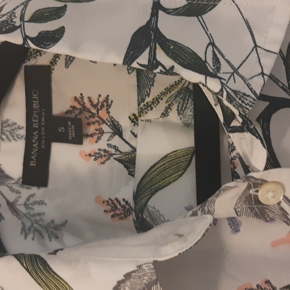 Botanical shirt from Banana Republic - Picture 3 of 4